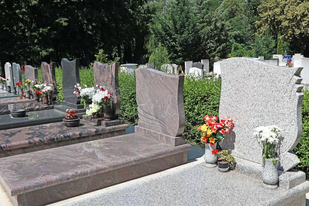 Marbrier Funéraire à Mesnil-Roc'h